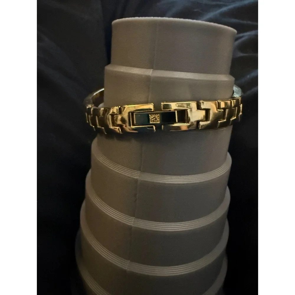 Anne Klein anne klein